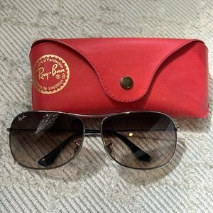 Ray-Ban Aviator Sunglasses in gunmetal